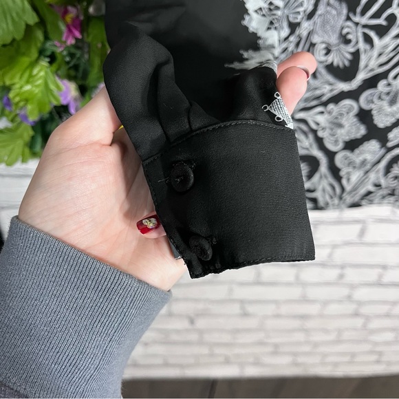 °BCBGMaxAzria Black Printed Long Sleeve Keyhole Cutout Blouse Size Large - Picture 8 of 15